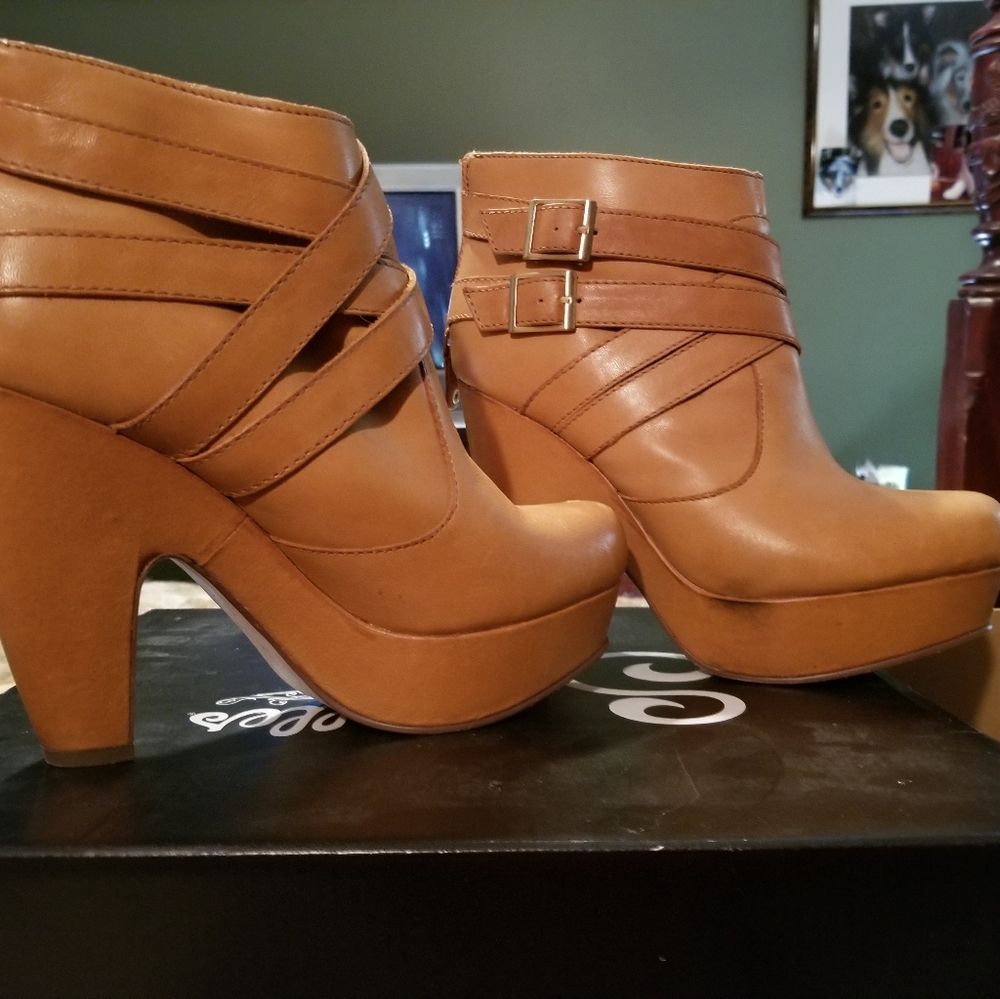 Seychelles "Theory" Boot 8M